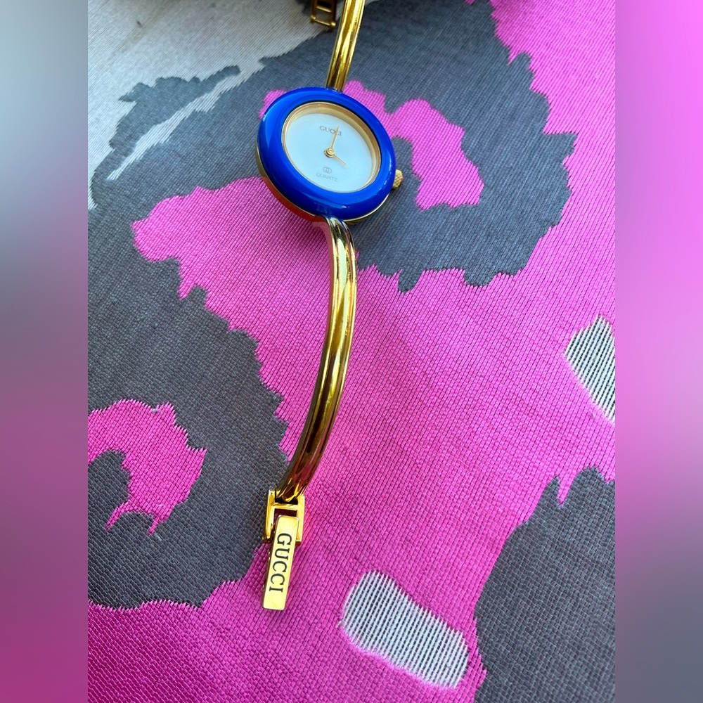 NICE GUCCI bangle watch set 💜🩵💙❤️🤎💗💛💚 - Picture 3 of 14